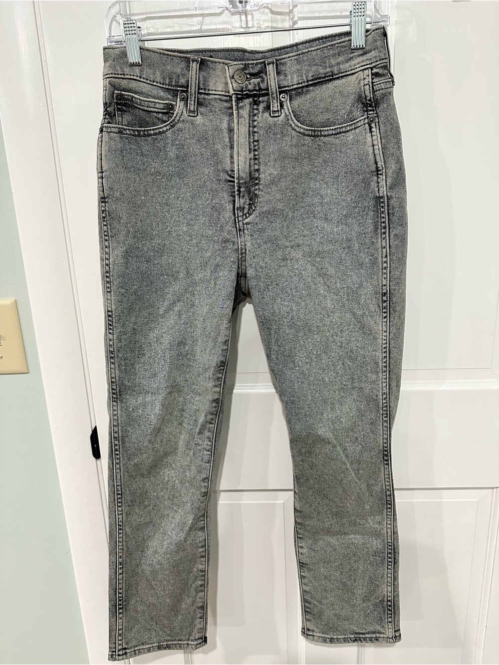 GAP Women's Grey Wash Cropped Ankle Jeans